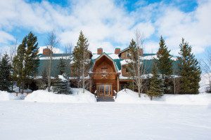 Explore Yellowstone National Park while staying in a beautiful lodge on a ranch in West Yellowstone. Once you’ve spent your day experiencing the beauty and adventure of Yellowstone, you can return to our incredible ranch and unwind in style. The Bar N Ranch boasts fantastic views, a quiet, secluded location, a host of activities, and of course, Yellowstone right on your doorstep. This is no ordinary family vacation!