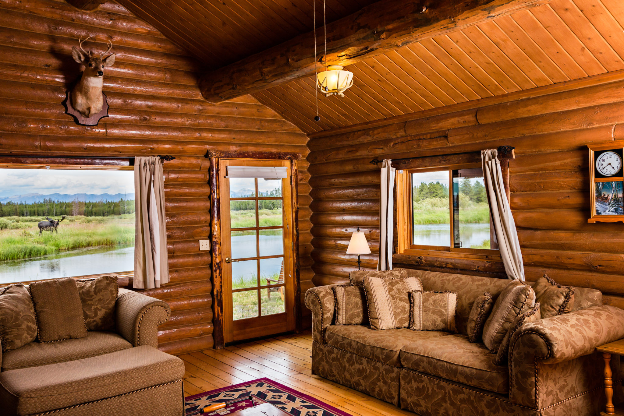 Each of our cabins is situated within a comfortable walking distance of our Main Lodge and Restaurant. We offer our guests refined, spacious cabins featuring a seating area complete with wood-burning fireplace, and all the amenities for a home away from home.